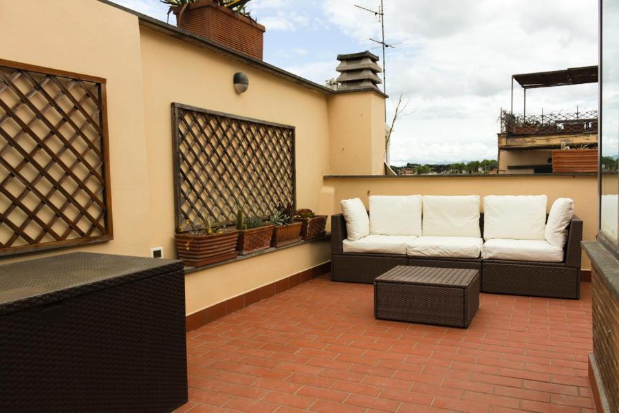 Appartement Stylish Penthouse With Terrace In Trastevere