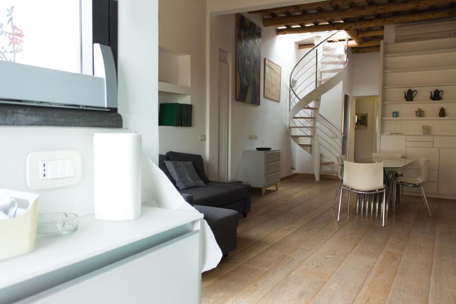 Appartement Stylish Penthouse With Terrace In Trastevere