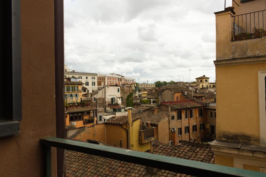 Appartement Stylish Penthouse With Terrace In Trastevere